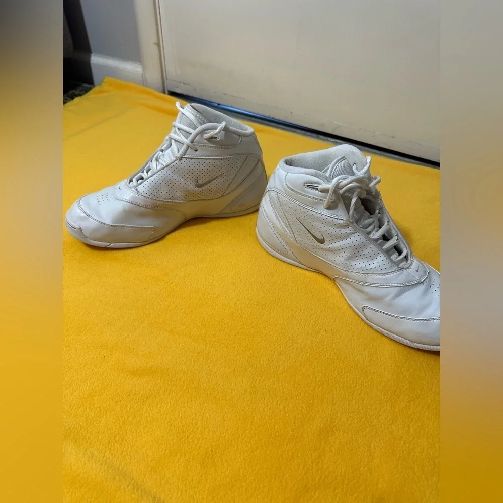 Nike White Leather High-Tops